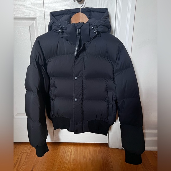 Aritzia Jackets & Blazers - Aritzia's Super Puff bomber style in black, size extra small (XS)